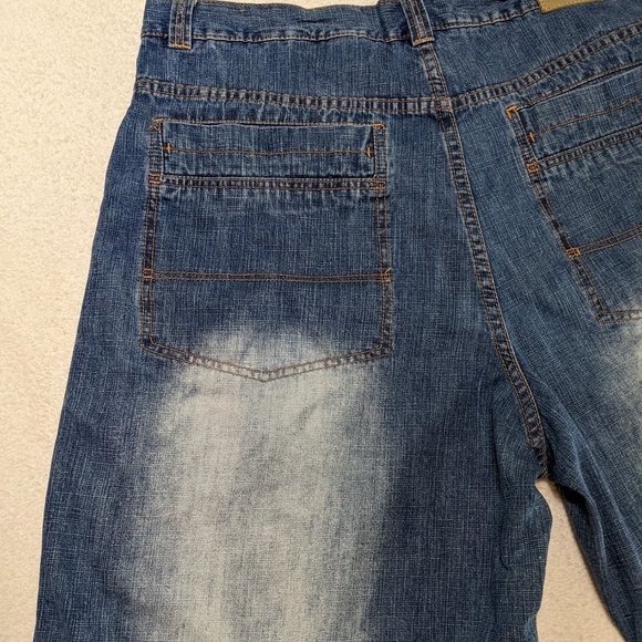 Burgundy Brand Bleached Denim Shorts w/Zippered Pockets - size 42 Waist* - Picture 6 of 7